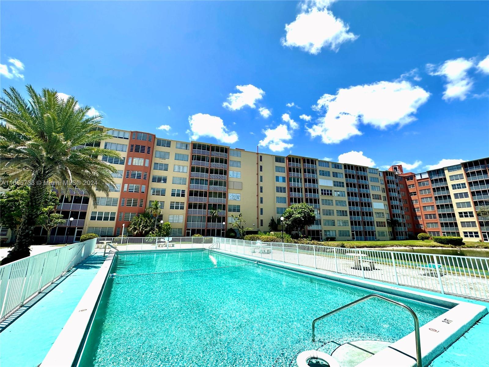 Photo 1 of 1770 Ne 191 Street St St 810-1, Miami, Florida, $199,000, Web #: 11666733