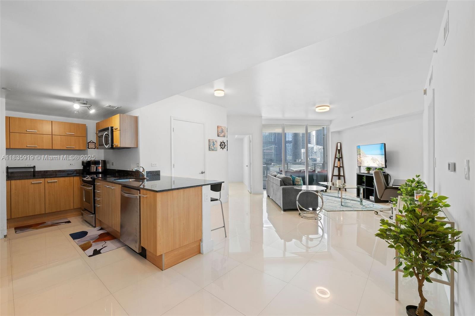 350 S Miami Ave 1804