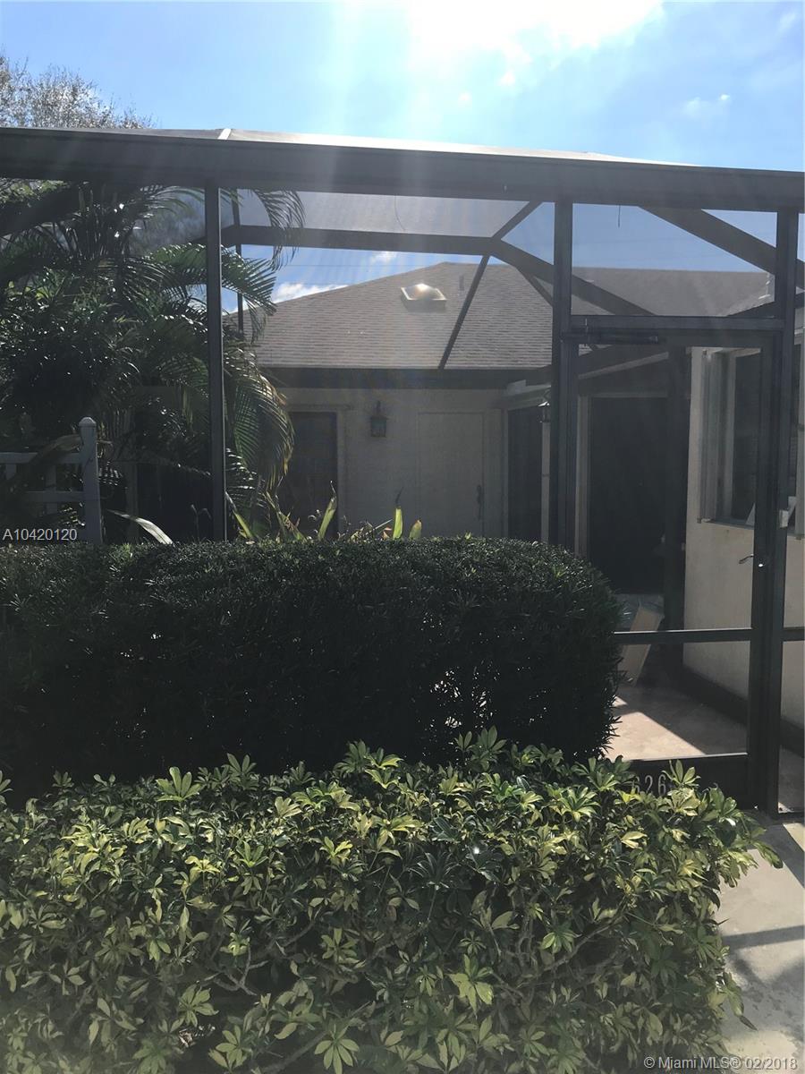 DiVosta built villa. Bonus sun room off the kitchen. Storm shutters, upgraded kitchen. Sliders provide lots of light and easy access to the beautiful screened lanai. This unit is close to the community pool and tennis courts, as well as the Heritage Ridge driving range. Dogs under 25 lbs. are welcome, no cats, please!