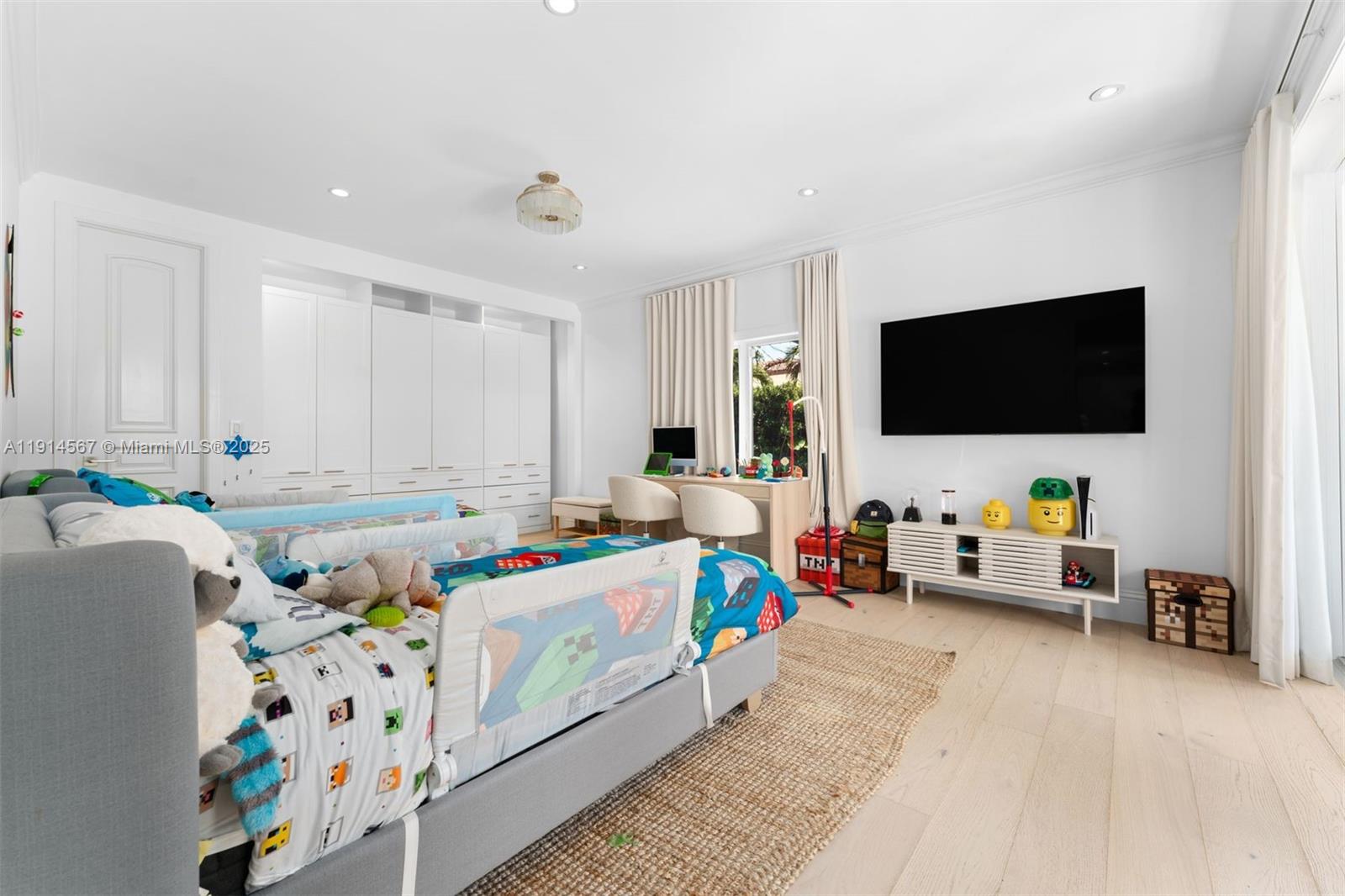 BAY HARBOR ISLAND - Residential