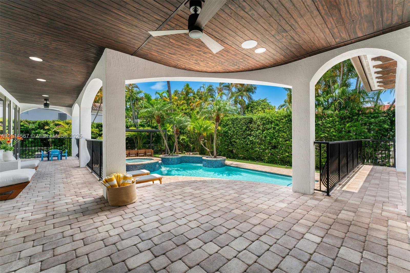 BAY HARBOR ISLAND - Residential