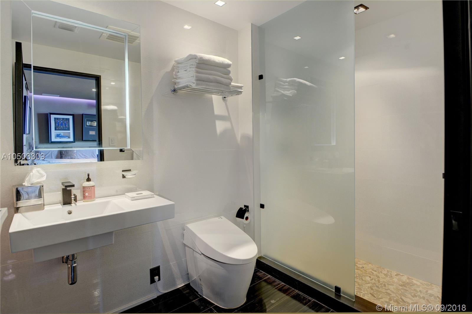 TRUMP ROYALE CONDO - Residential