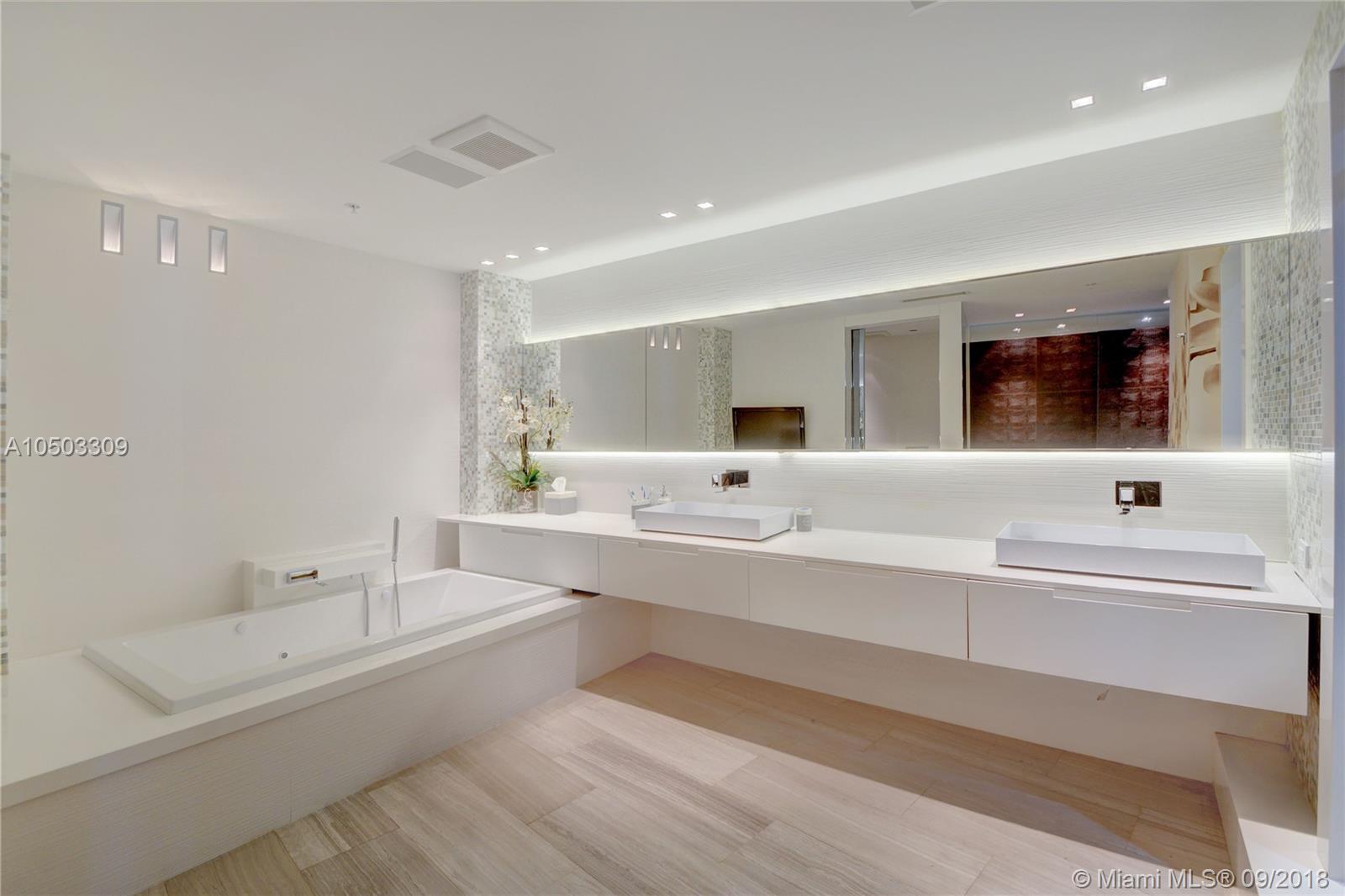 TRUMP ROYALE CONDO - Residential