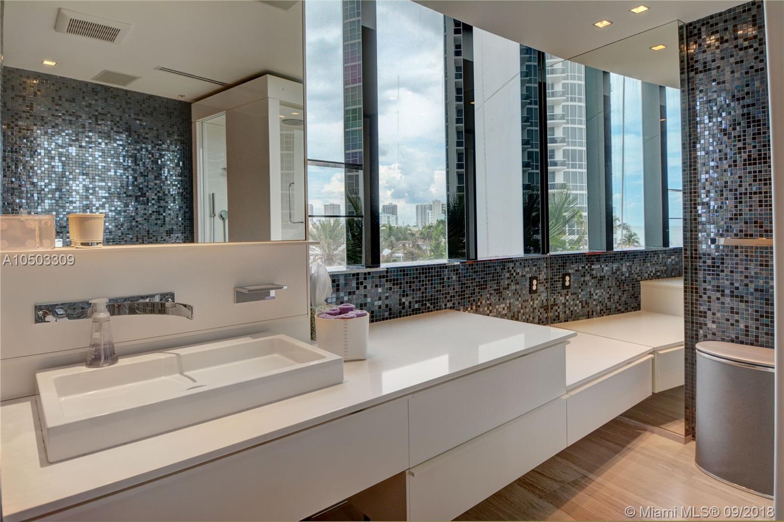 TRUMP ROYALE CONDO - Residential