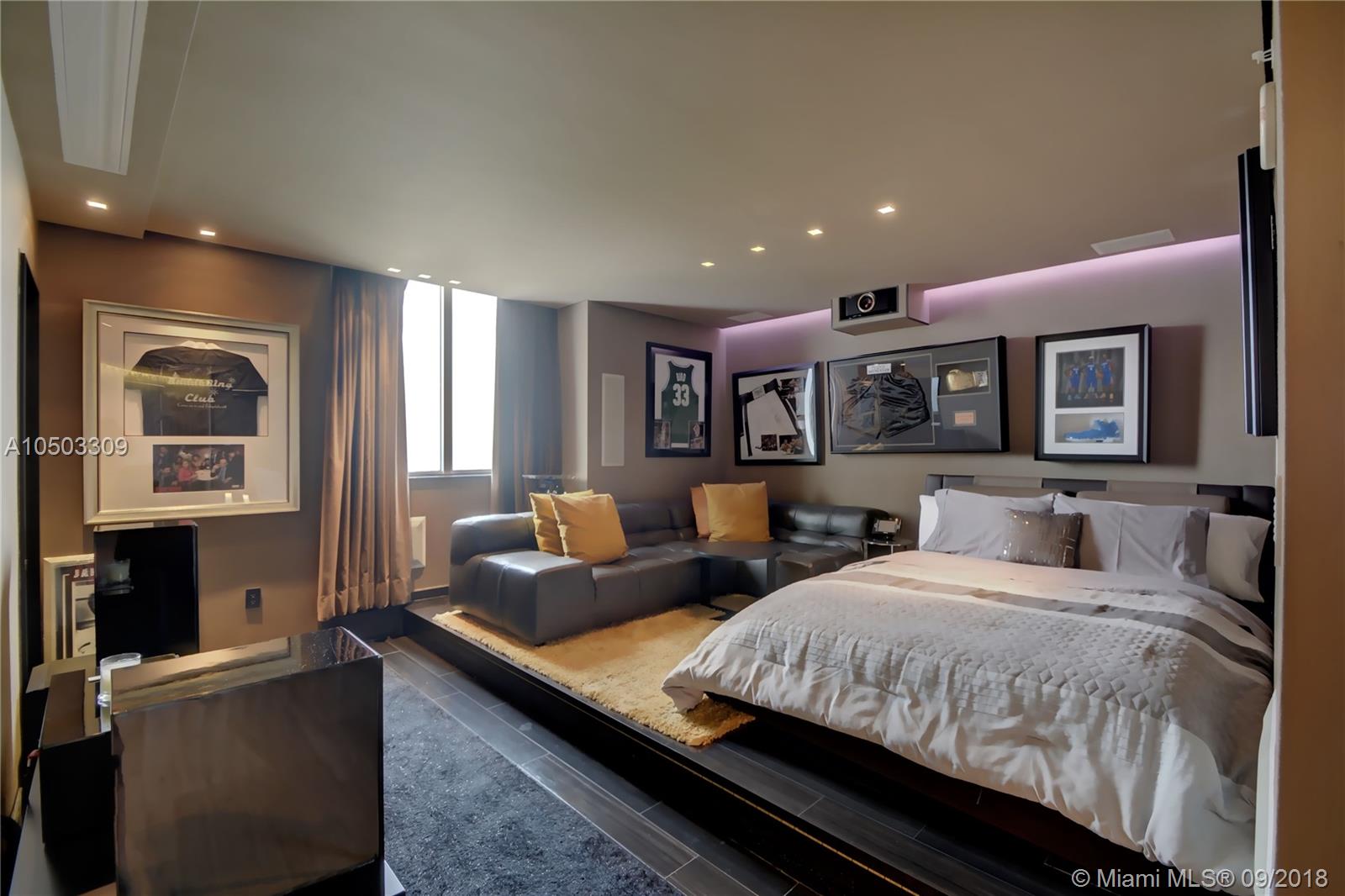 TRUMP ROYALE CONDO - Residential