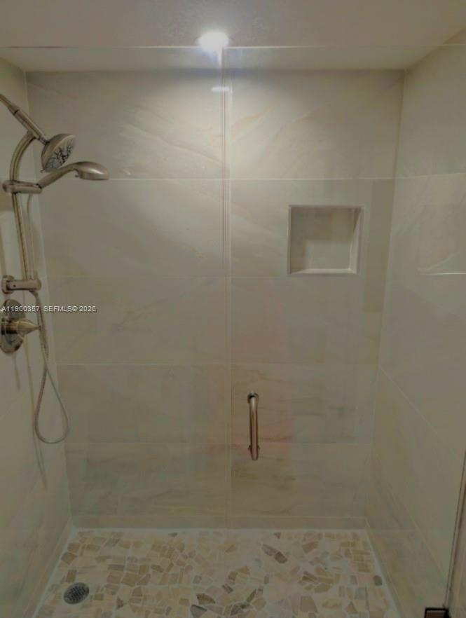 HOLLYBROOK GOLF AND - Residential