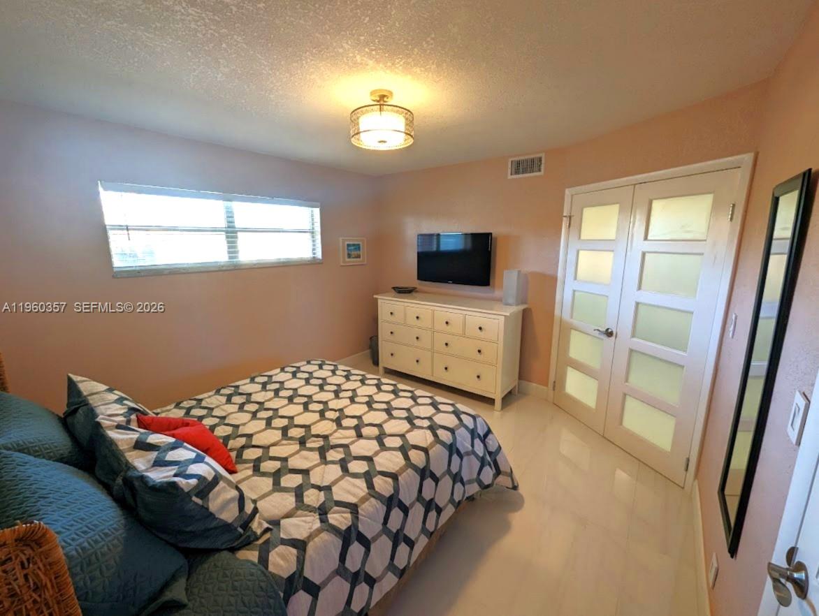 HOLLYBROOK GOLF AND - Residential