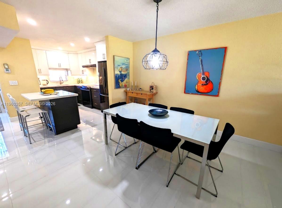 HOLLYBROOK GOLF AND - Residential