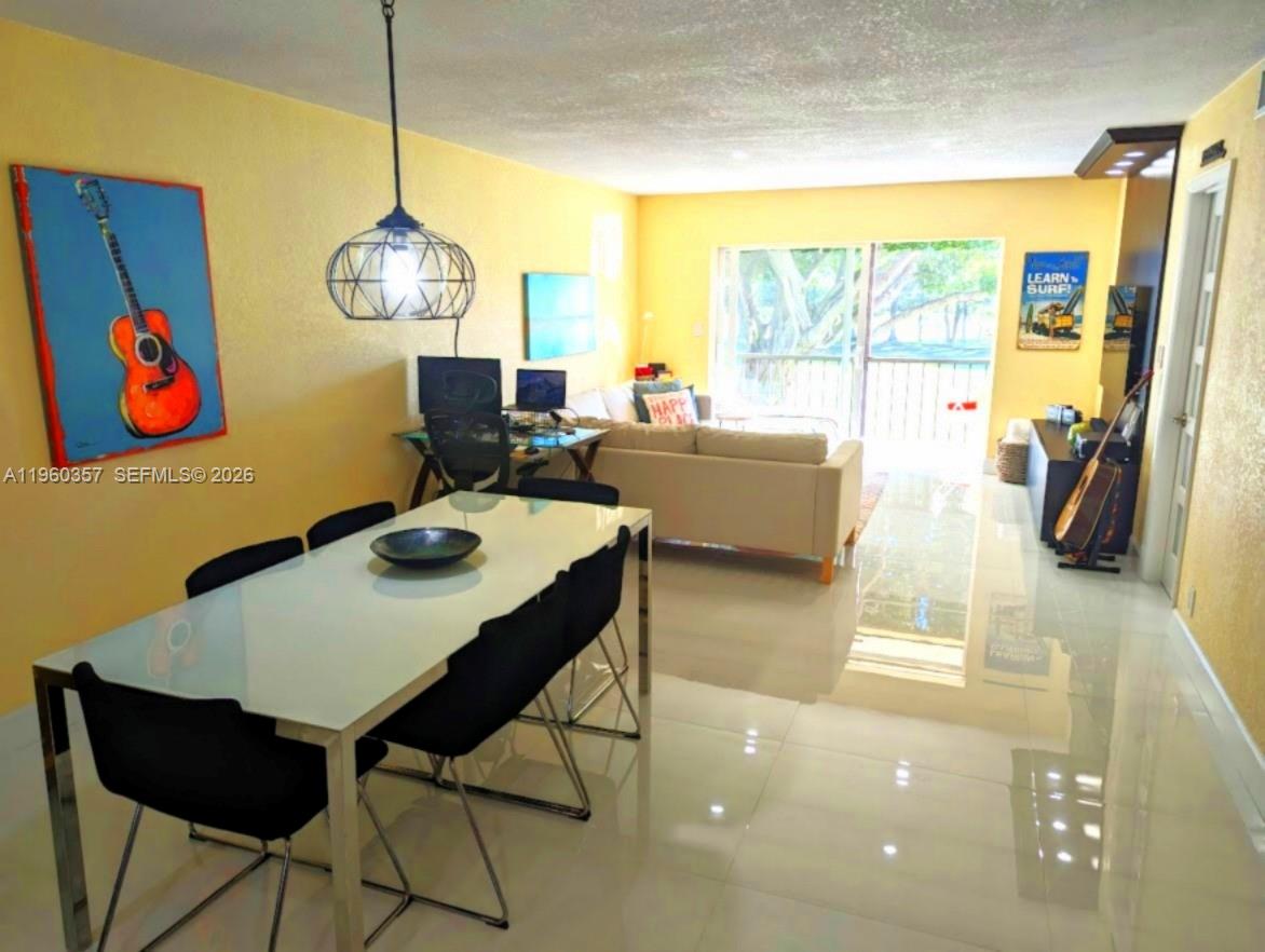 HOLLYBROOK GOLF AND - Residential