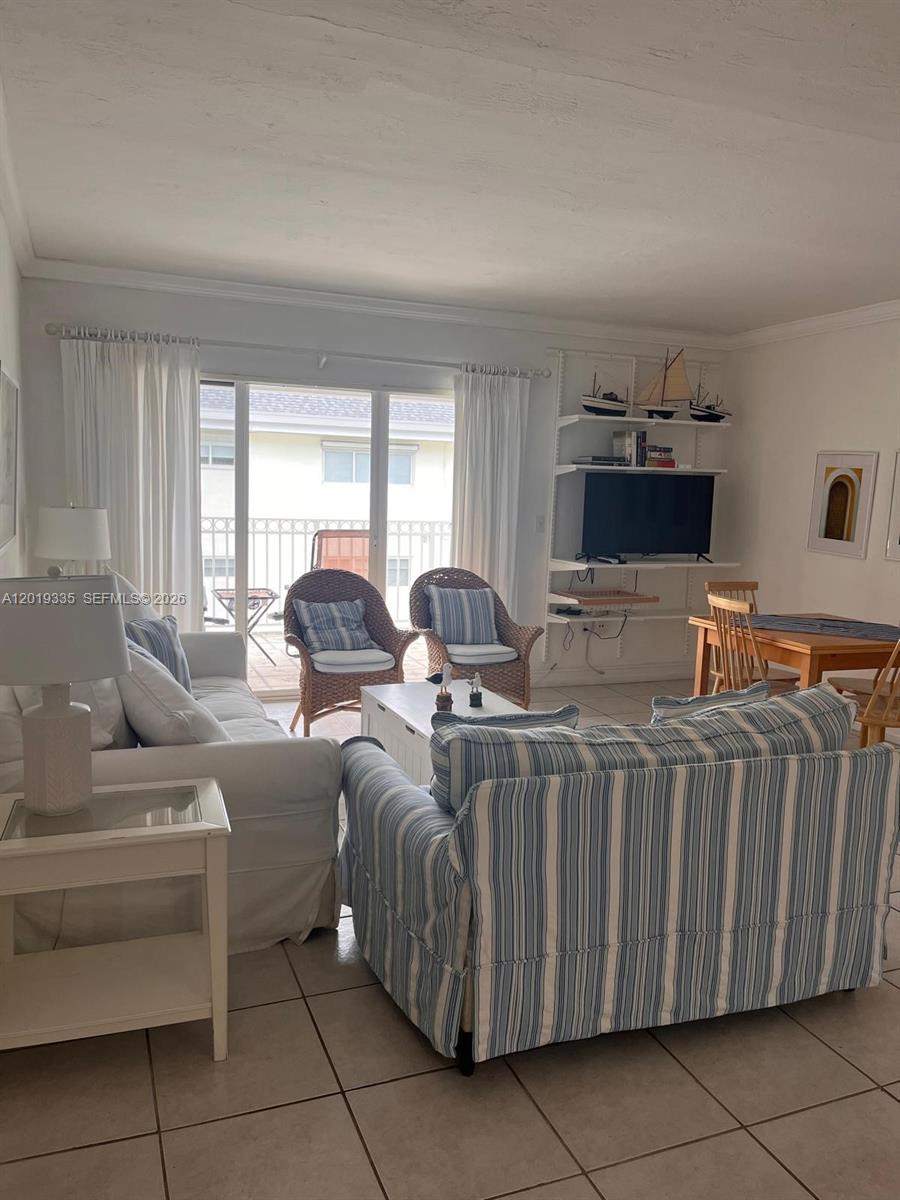 290 Sunrise Dr 208