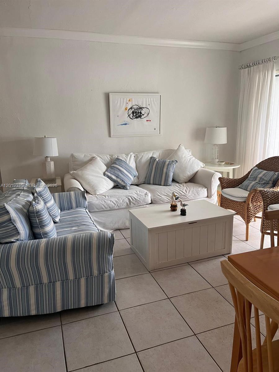 290 Sunrise Dr 208