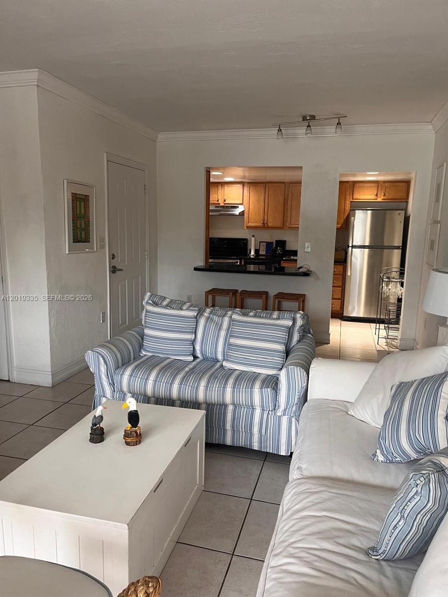 290 Sunrise Dr 208