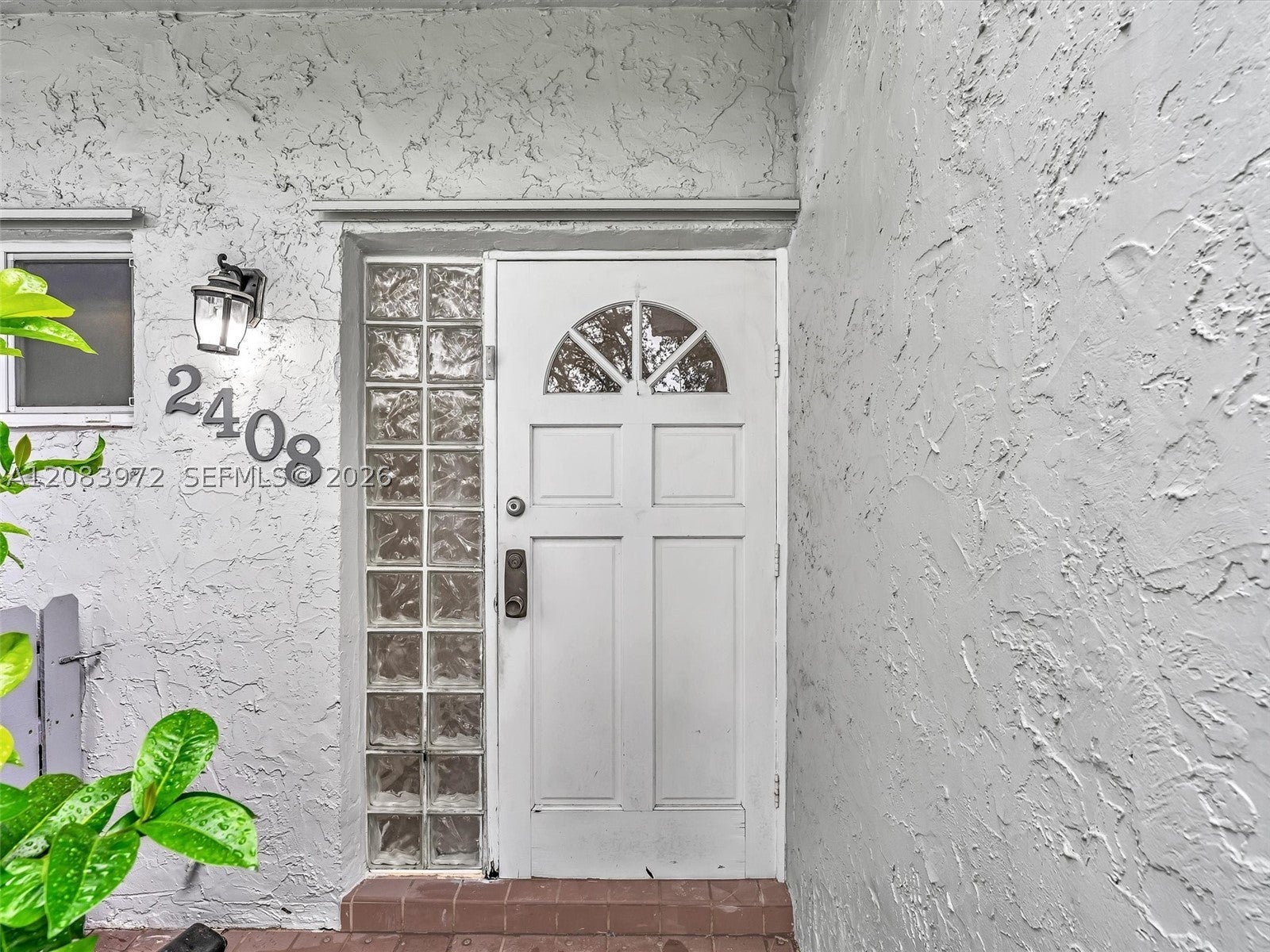 2408 N 35th Ave