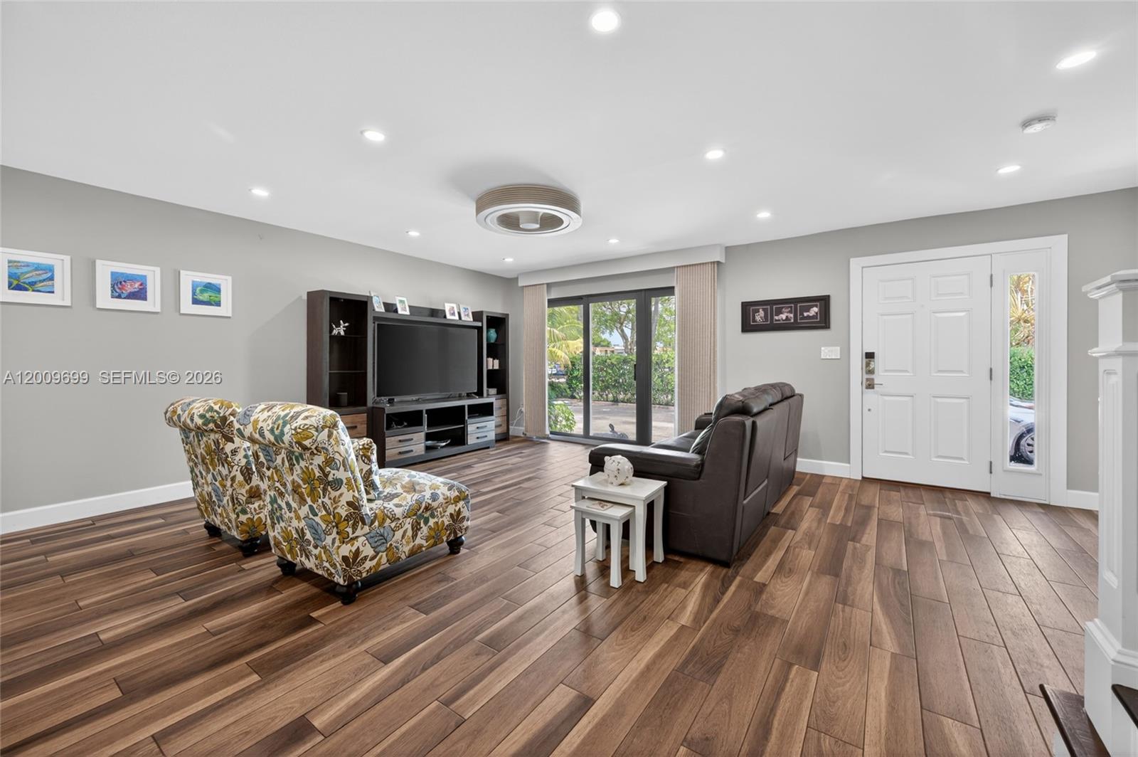 EASTERN SHORES - Residential