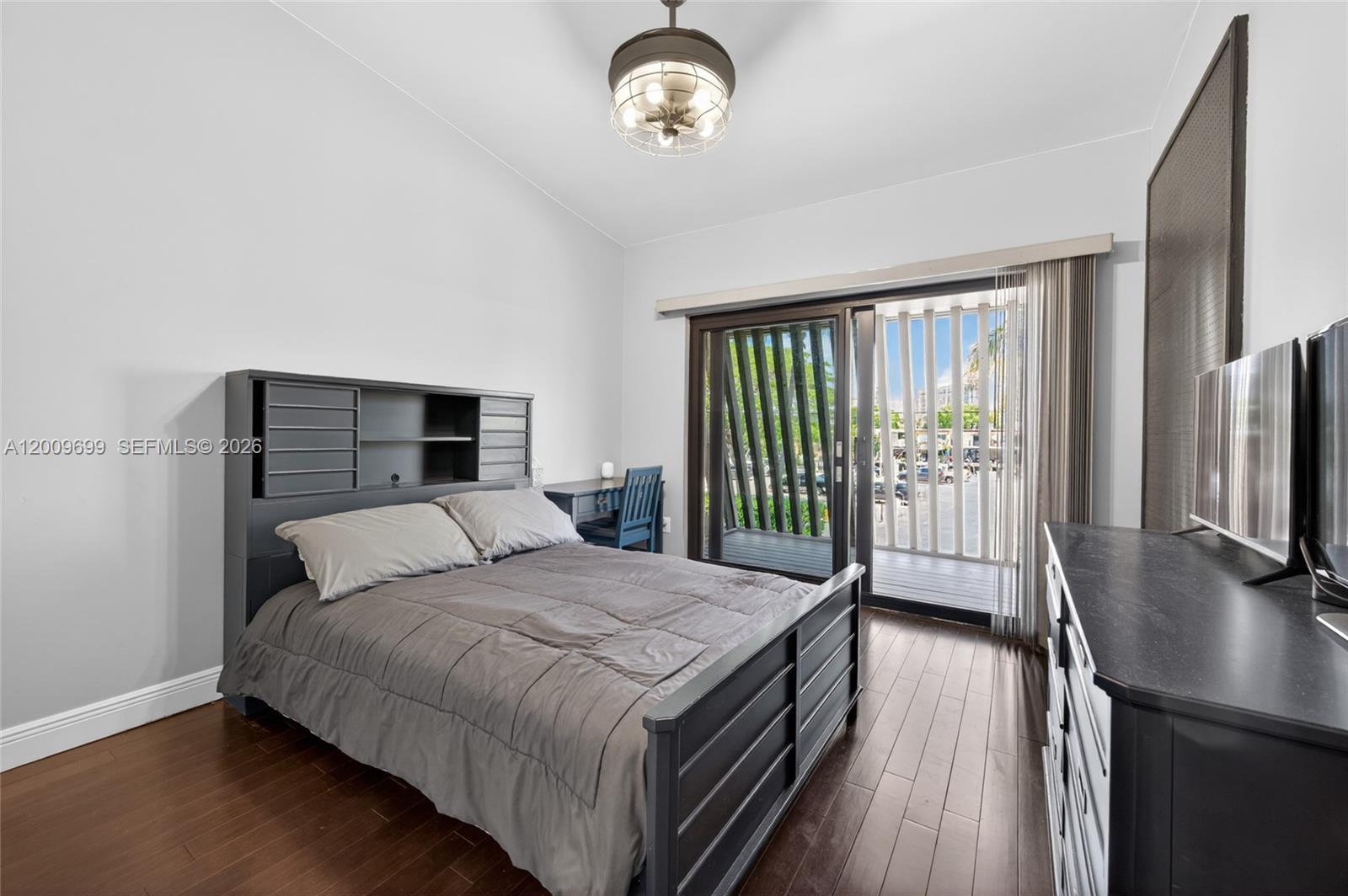 EASTERN SHORES - Residential