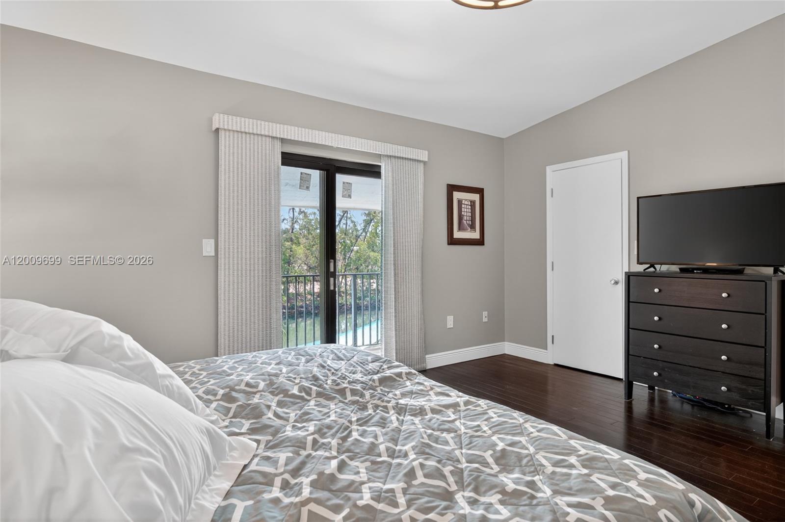 EASTERN SHORES - Residential