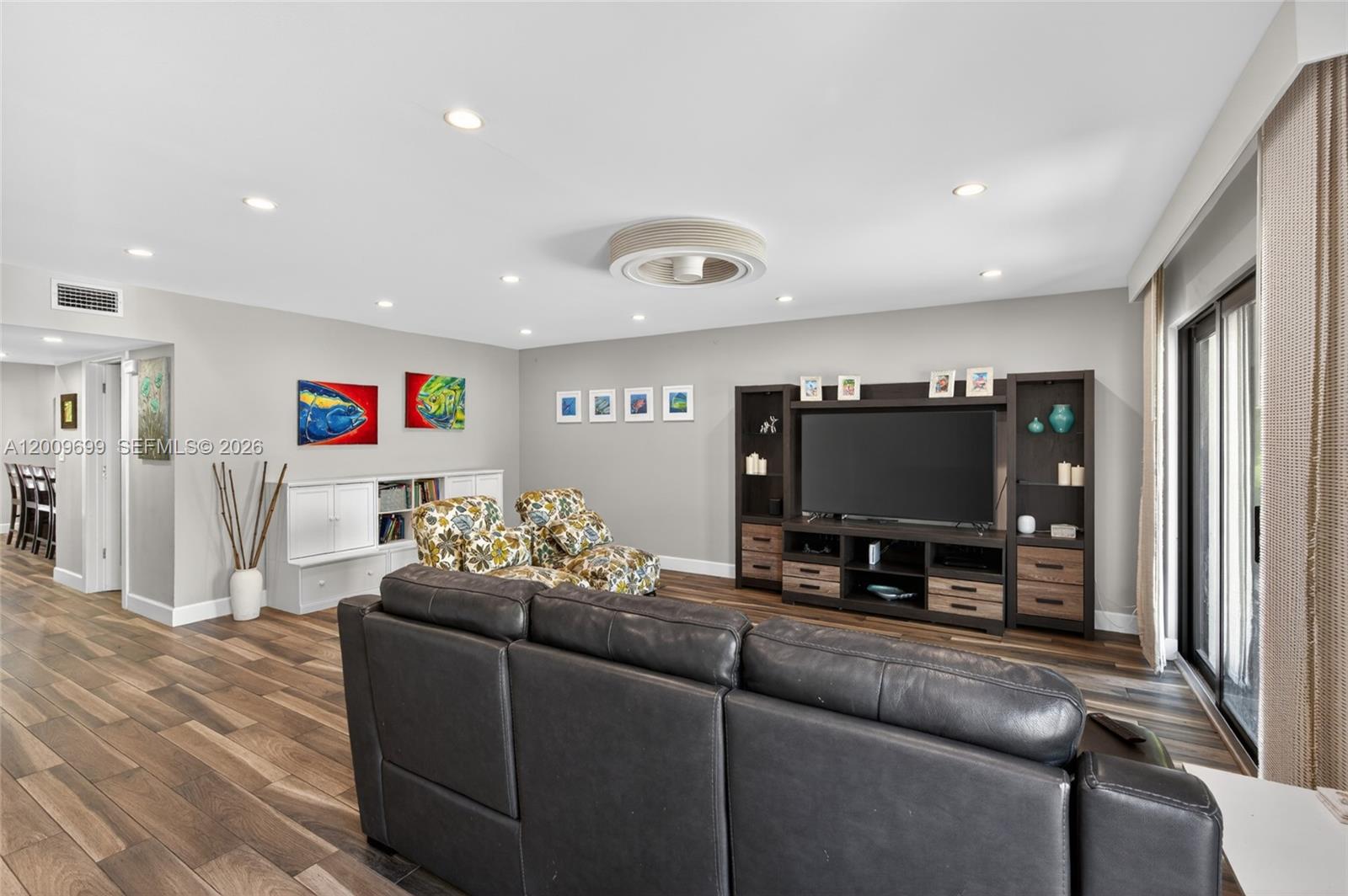 EASTERN SHORES - Residential
