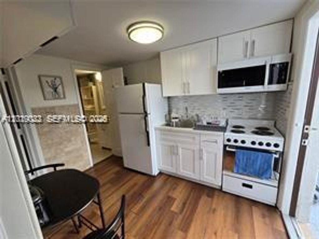 Photo of 5712 Hollywood Blvd #1, Hollywood, FL 33021 (MLS # A12019022)