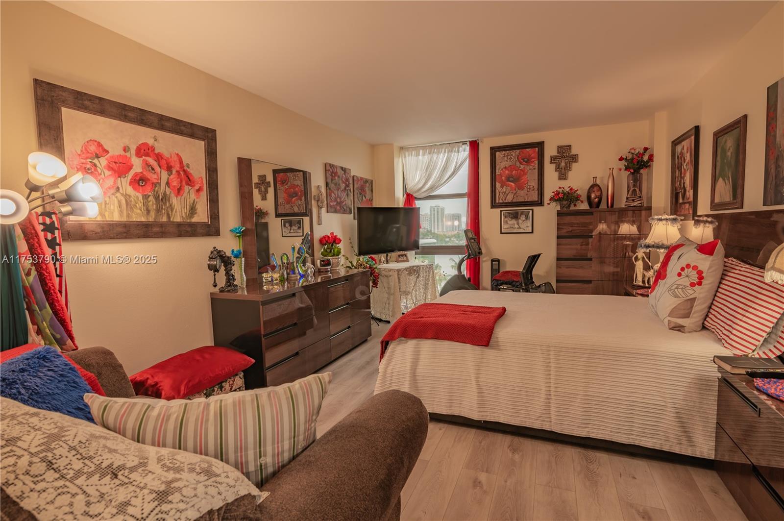 AVENTURA ELDORADO CONDO - Residential