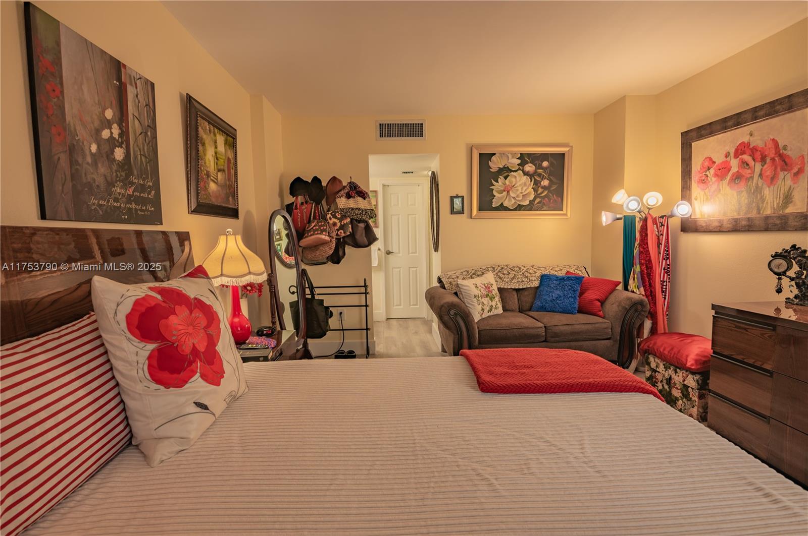 AVENTURA ELDORADO CONDO - Residential