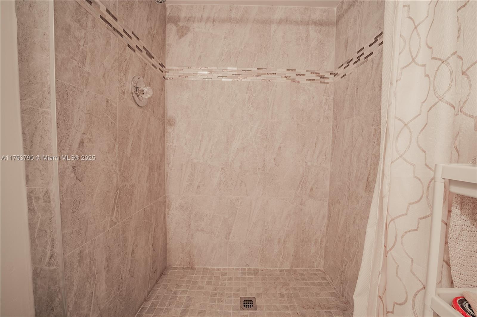 AVENTURA ELDORADO CONDO - Residential