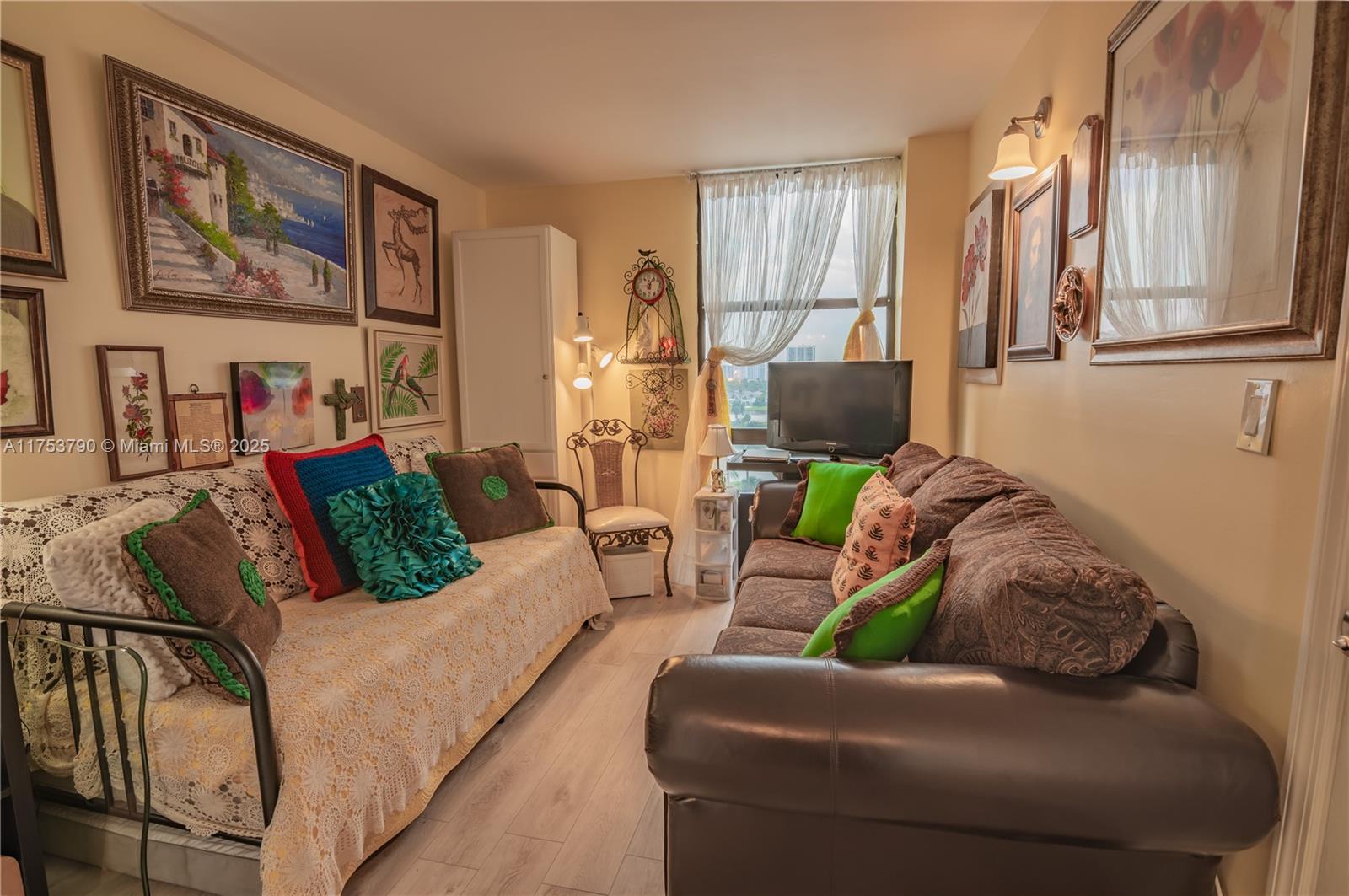 AVENTURA ELDORADO CONDO - Residential