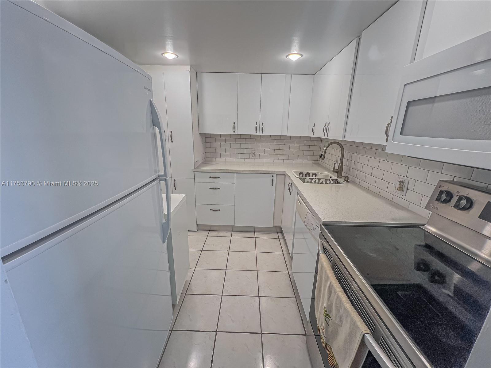 AVENTURA ELDORADO CONDO - Residential