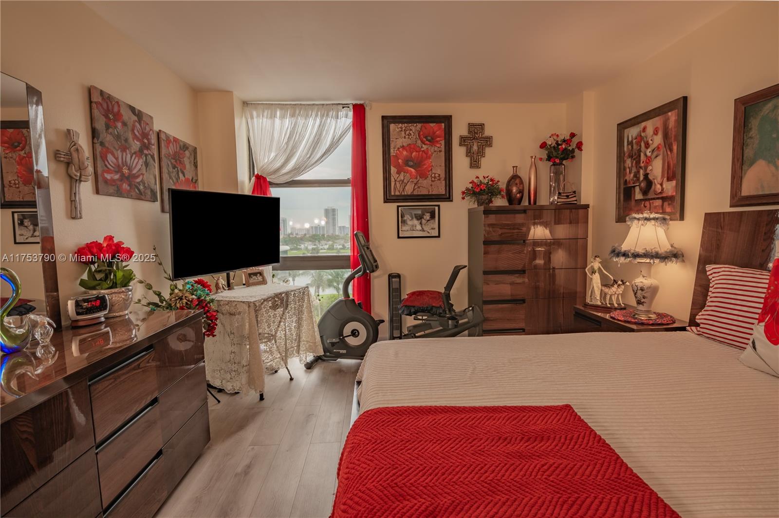 AVENTURA ELDORADO CONDO - Residential