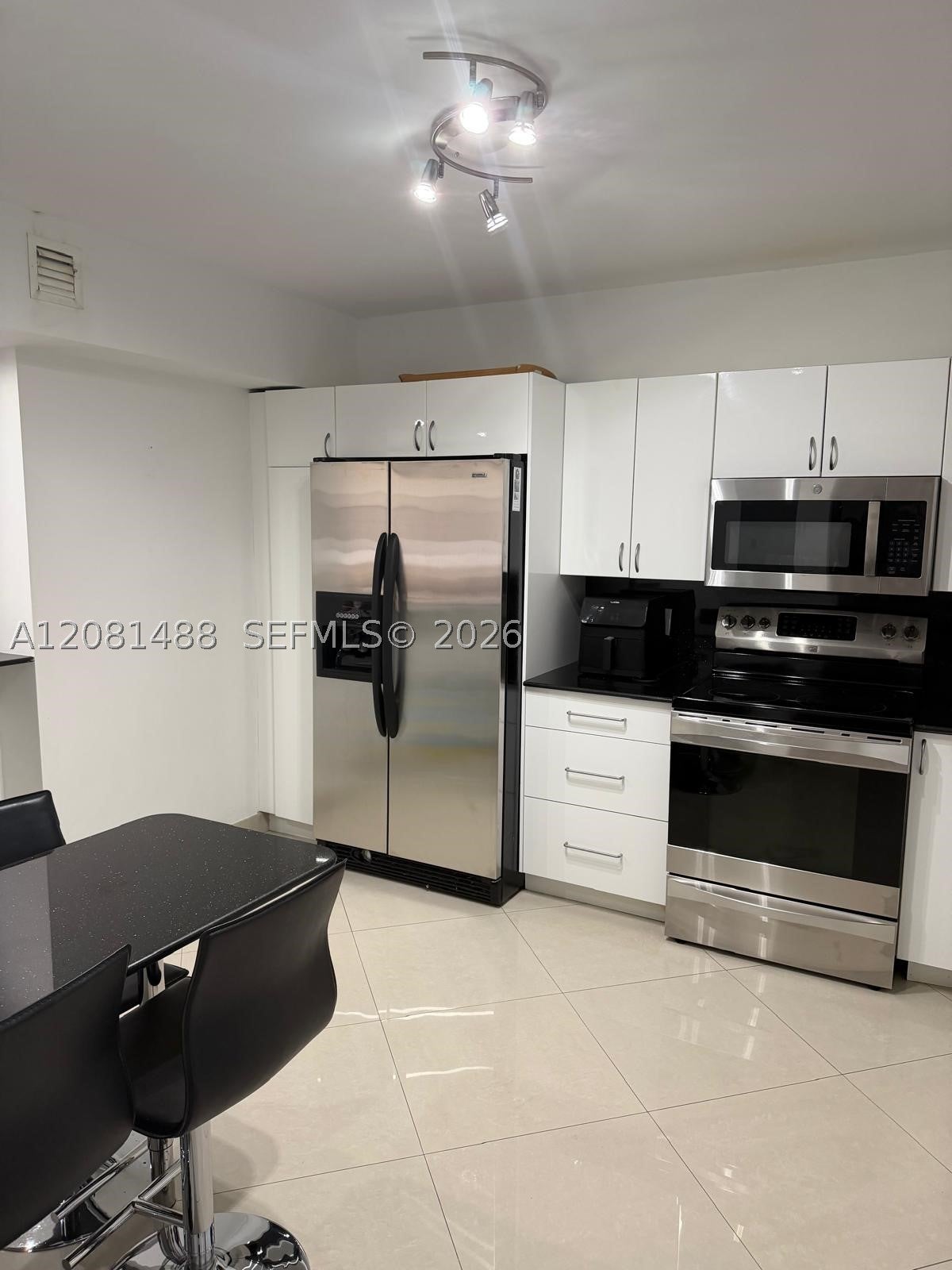 8877 Collins Ave 708