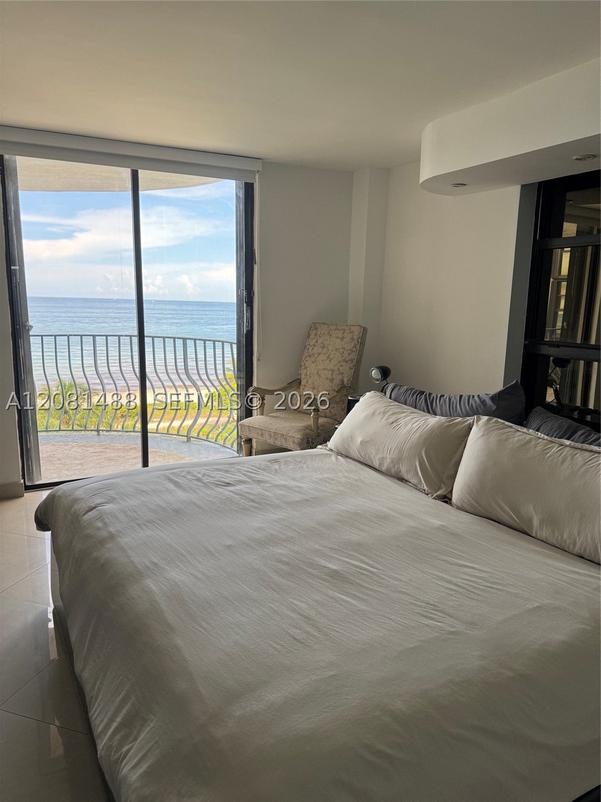8877 Collins Ave 708