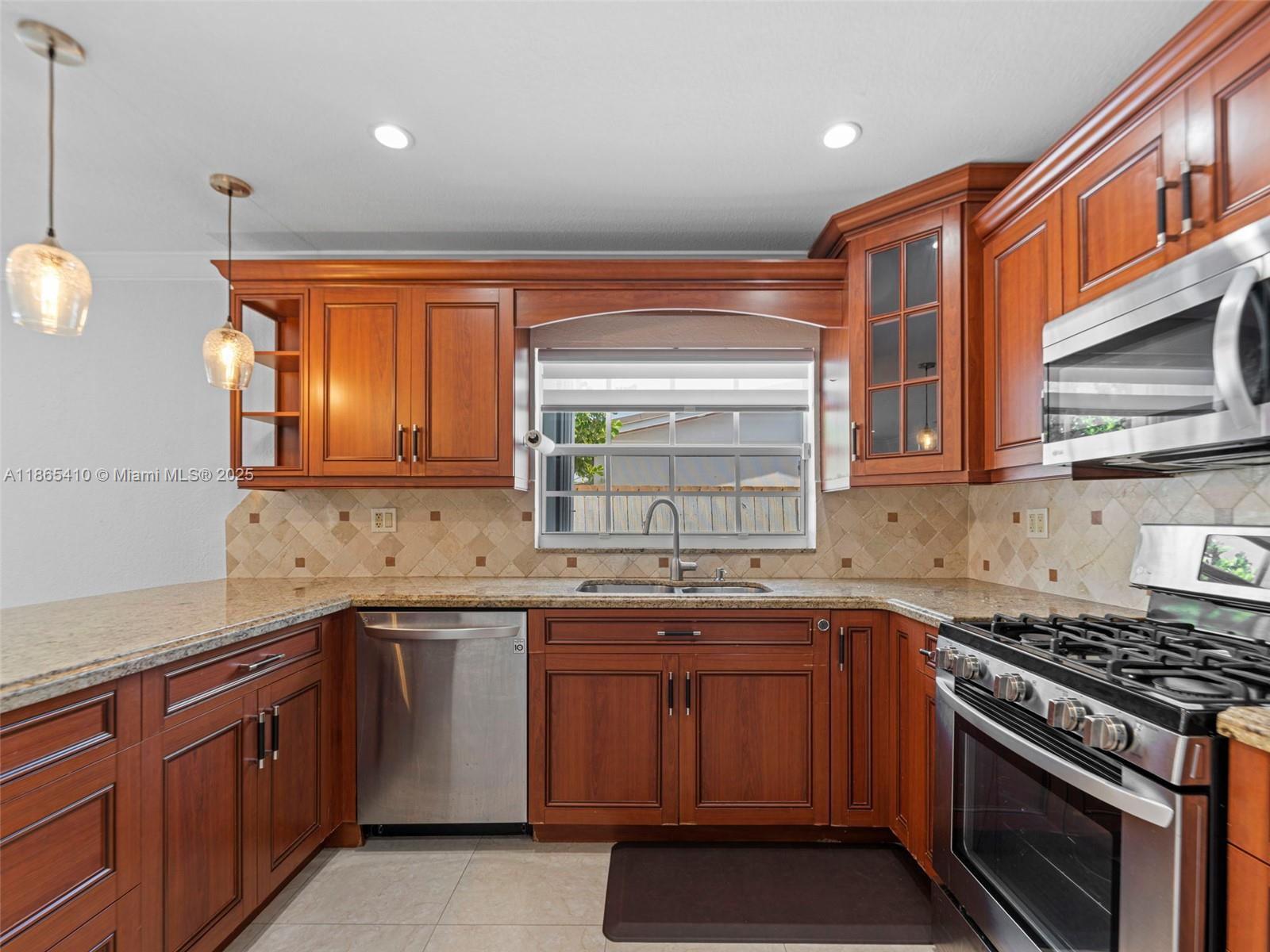 WINSTON PARK UNIT 6 - Residential