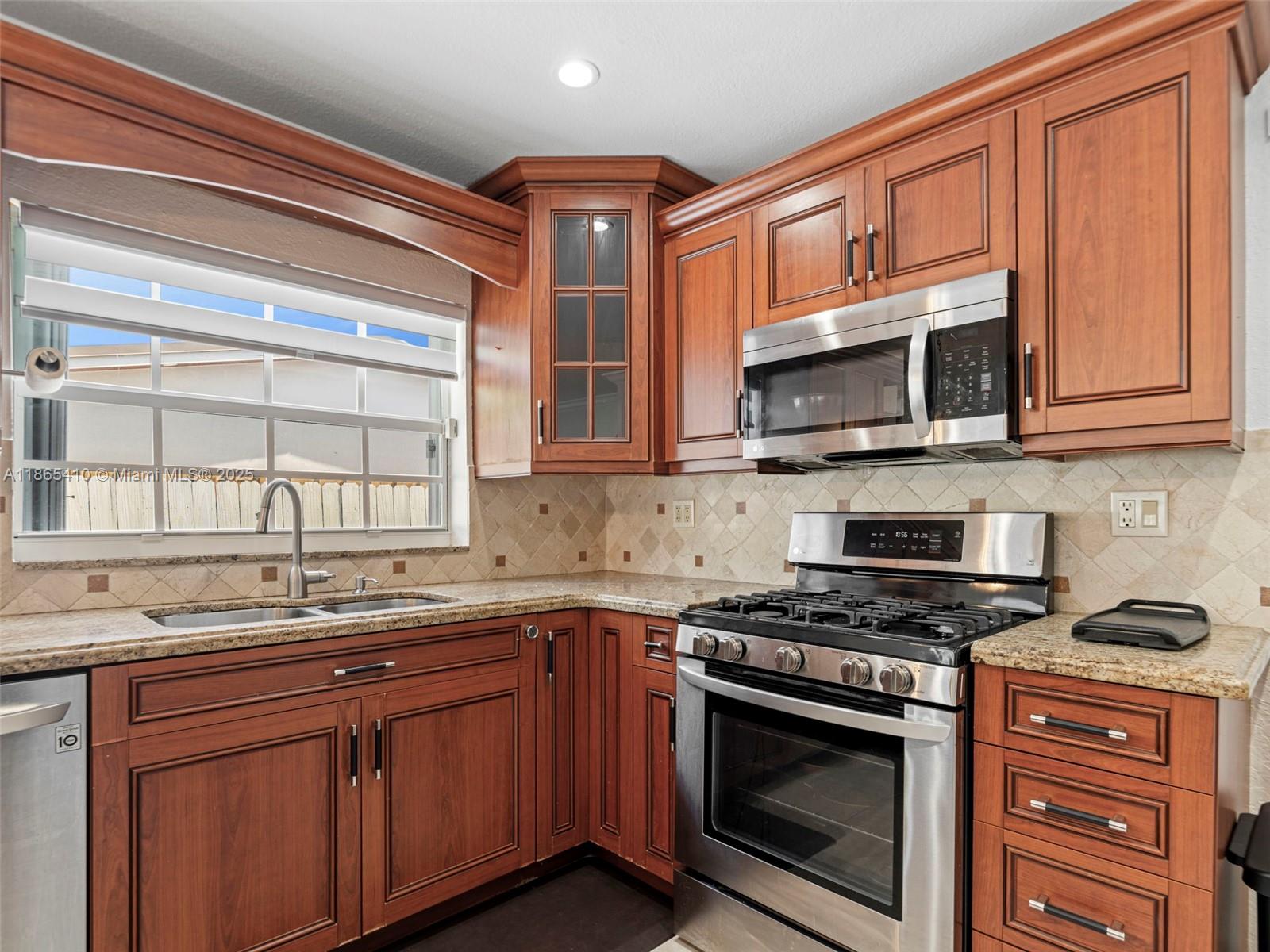 WINSTON PARK UNIT 6 - Residential