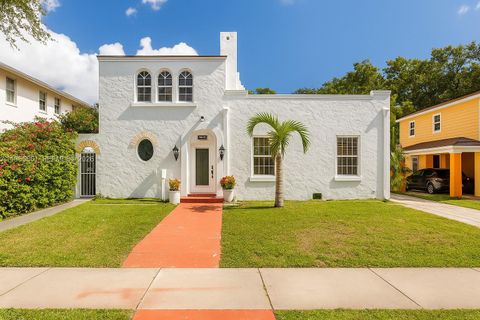 1545 NW 8th Ter Miami FL 33125