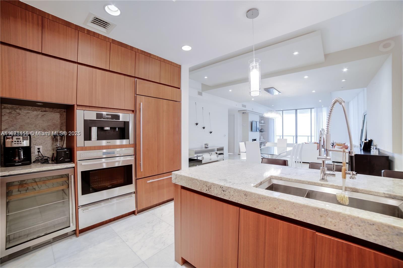 BAL HARBOUR NORTH SOUTH C - Residential Lease