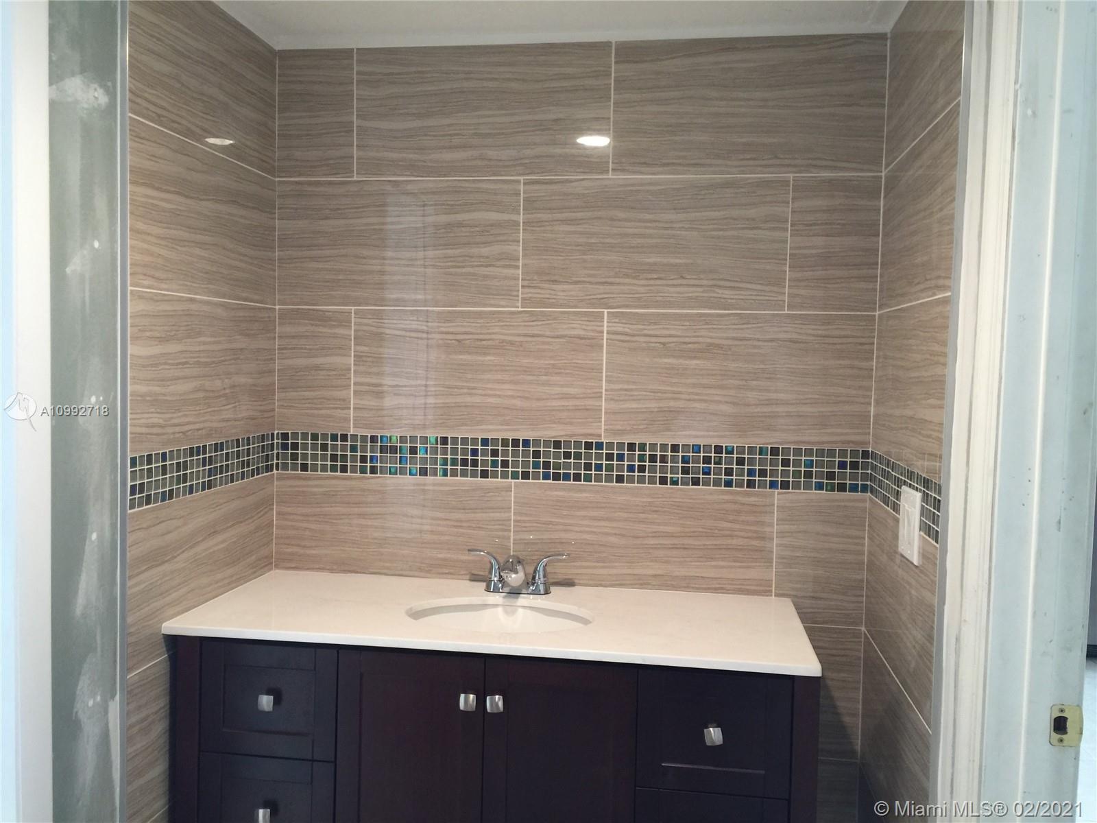 THE BEACH CLUB FONTAINEBL - Residential Lease