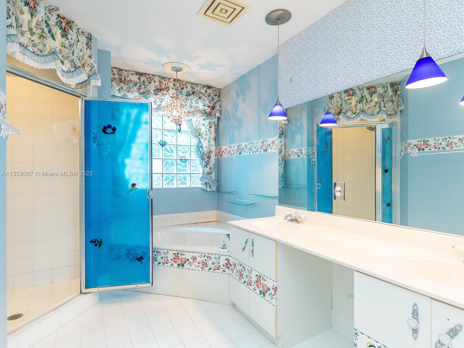 CALIFORNIA COURTS CONDO - Residential