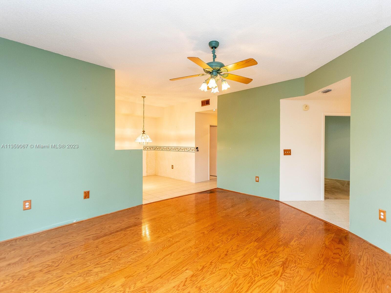 CALIFORNIA COURTS CONDO - Residential