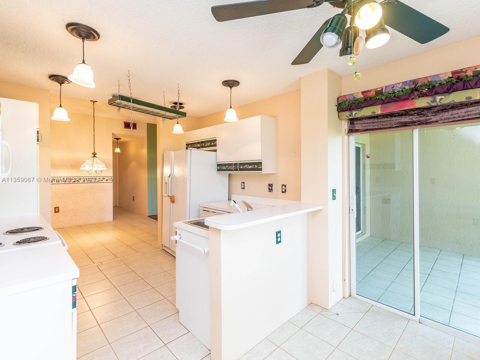 CALIFORNIA COURTS CONDO - Residential