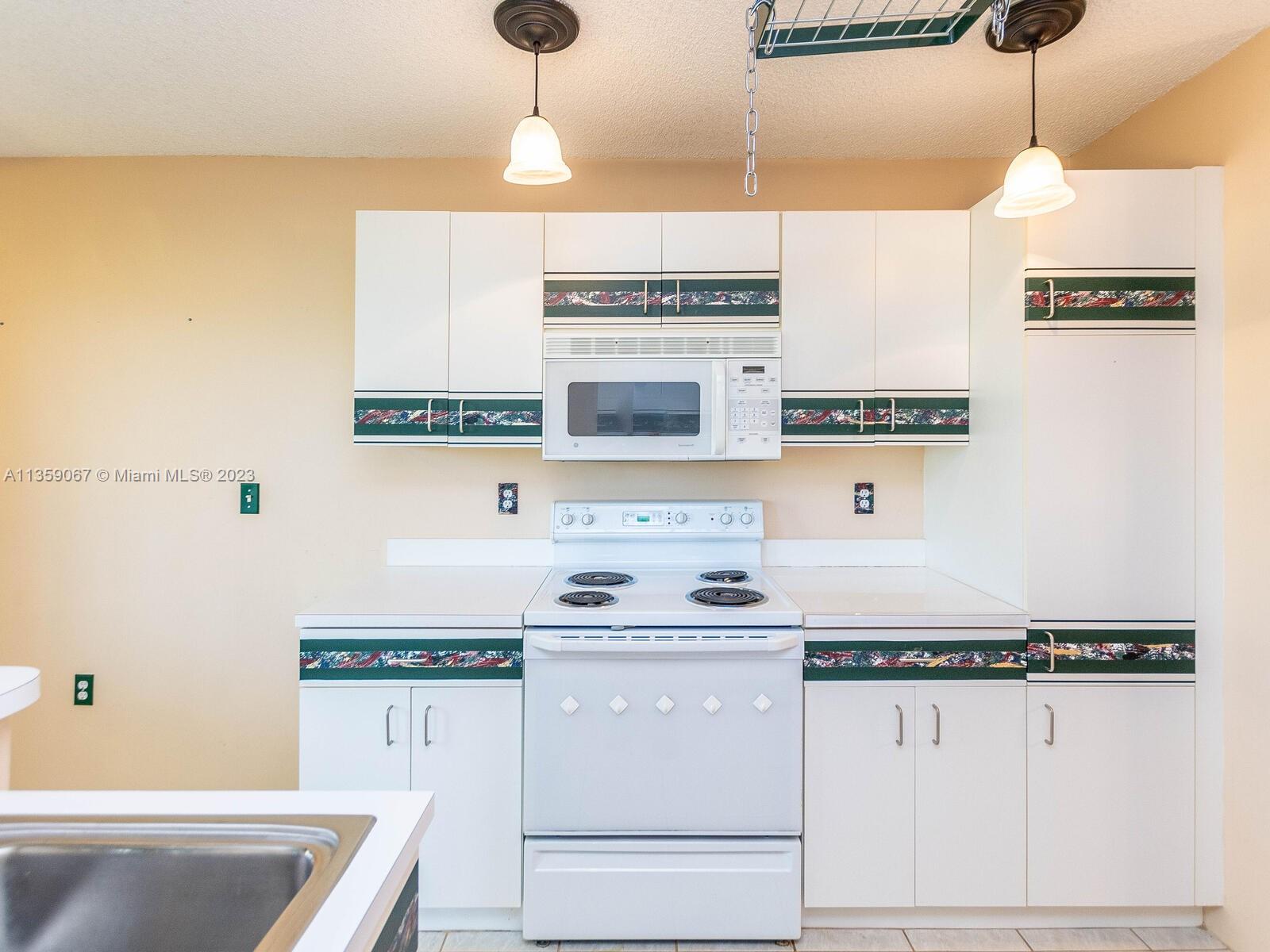 CALIFORNIA COURTS CONDO - Residential