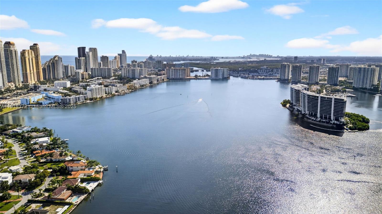 MYSTIC POINTE TOWER 400 C - Residential