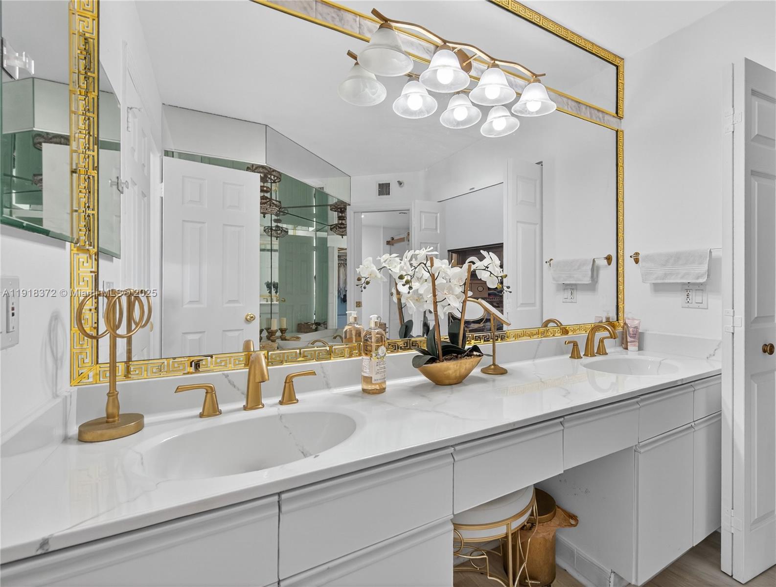 MYSTIC POINTE TOWER 400 C - Residential