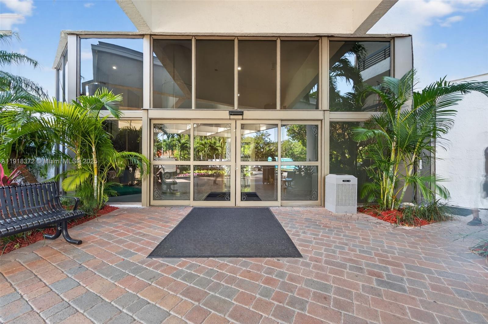 MYSTIC POINTE TOWER 400 C - Residential