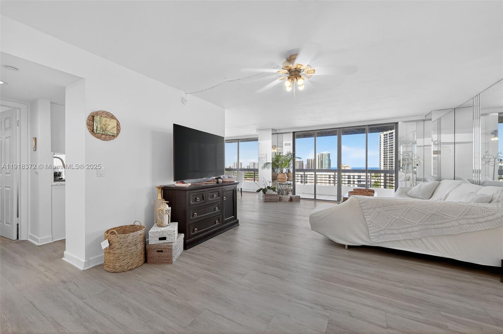 3500 Mystic Pointe Dr 1804