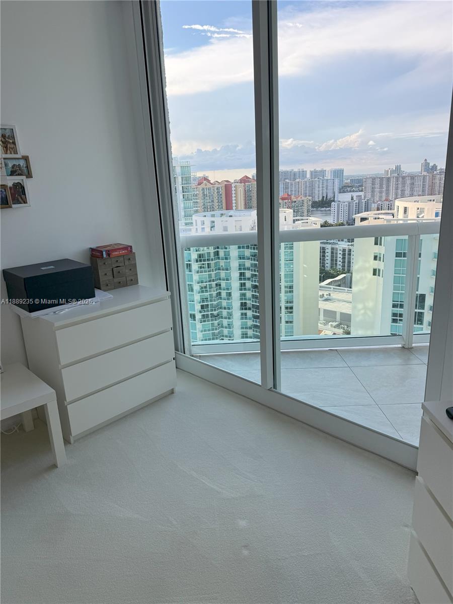 OCEANIA IV CONDO - Residential Lease