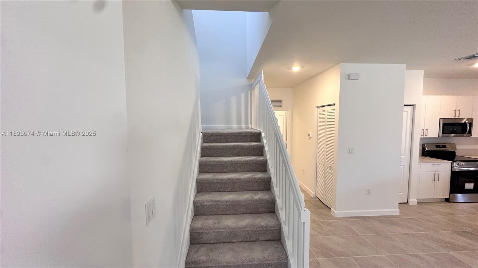 KEYS GATE SUBDIV - Residential Lease