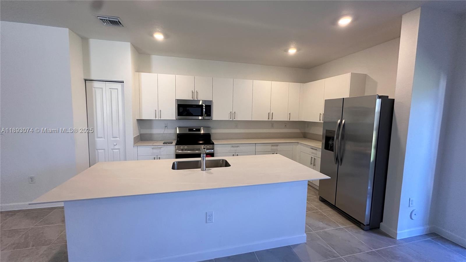 KEYS GATE SUBDIV - Residential Lease