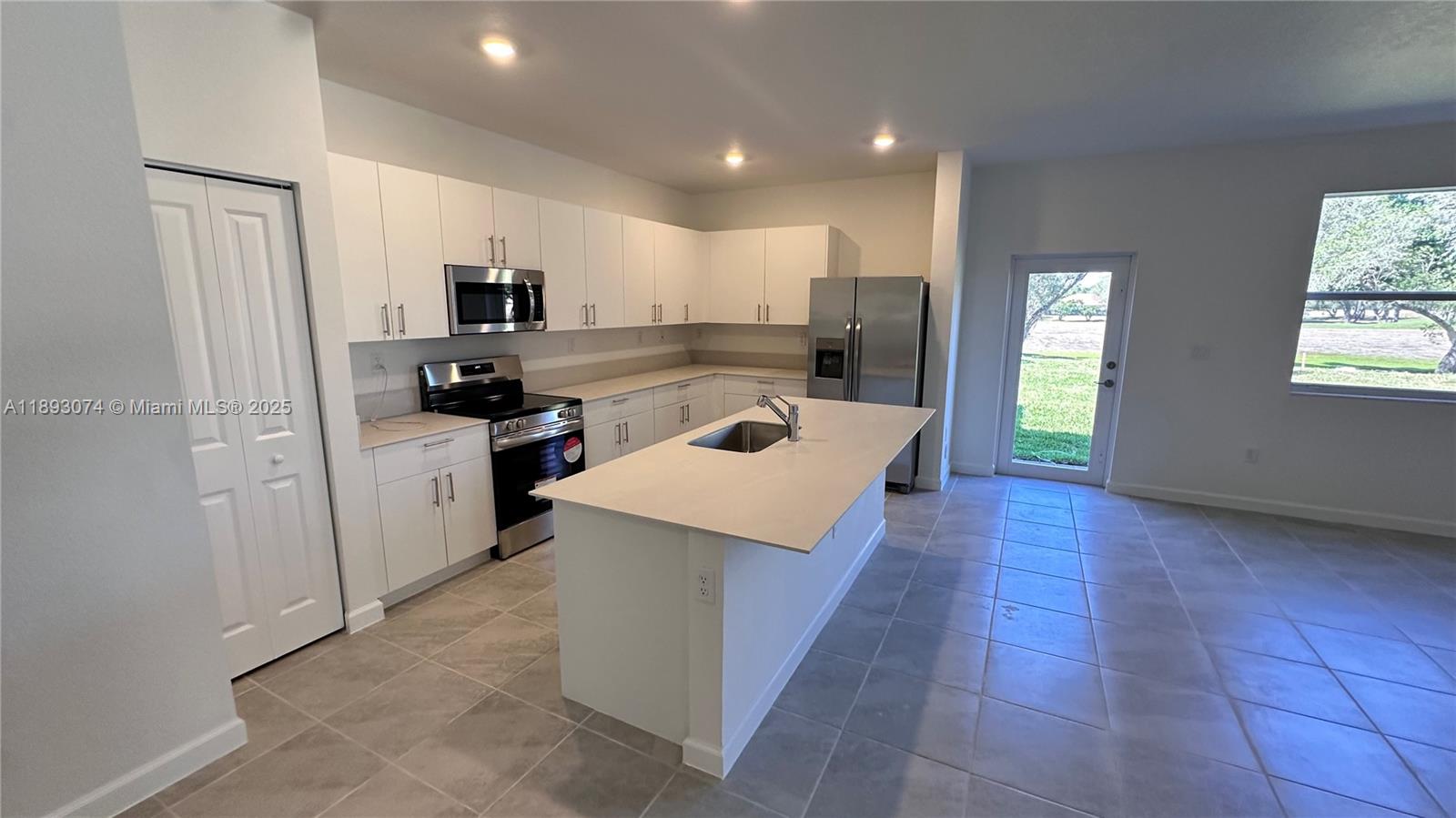 KEYS GATE SUBDIV - Residential Lease