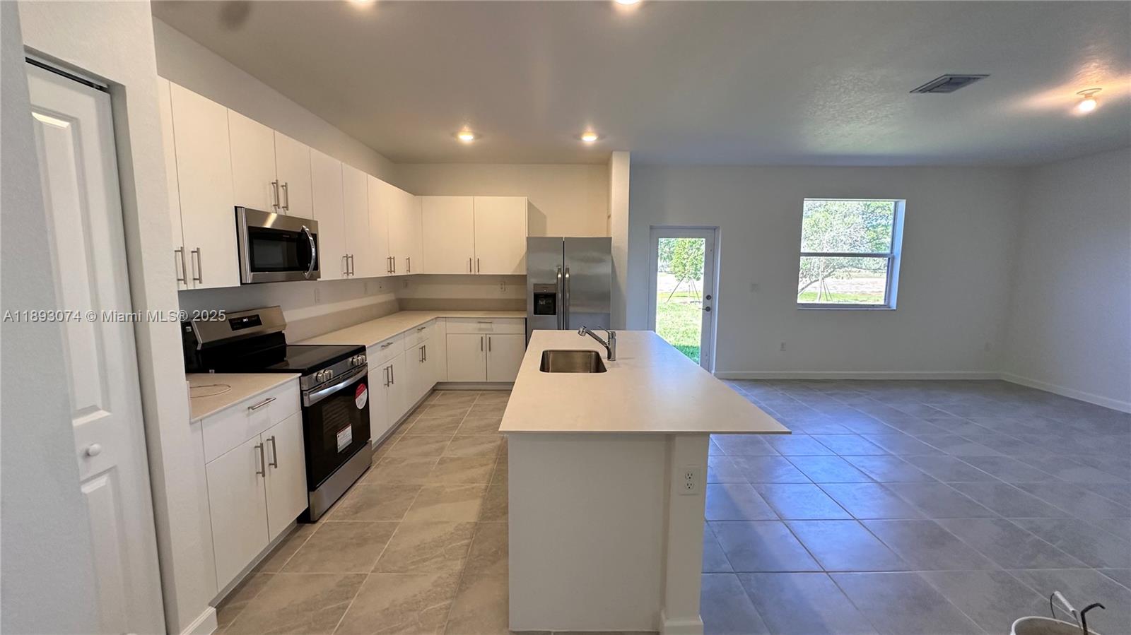 KEYS GATE SUBDIV - Residential Lease