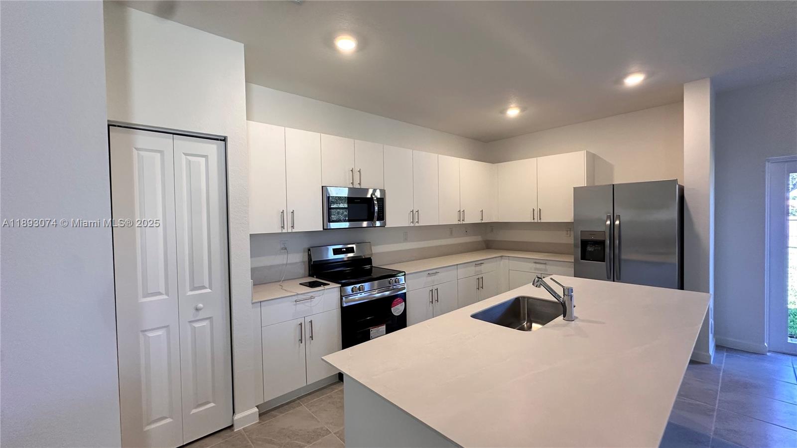 KEYS GATE SUBDIV - Residential Lease