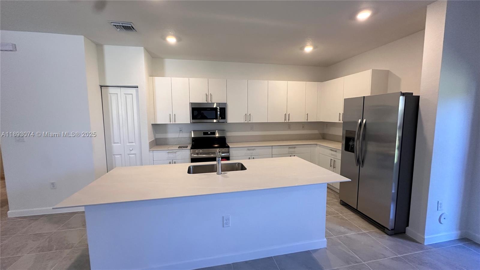 KEYS GATE SUBDIV - Residential Lease